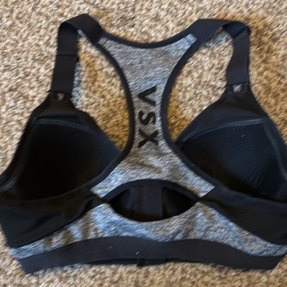 Lot of 4 Victoria’s Secret sport bras - Picture 10 of 11